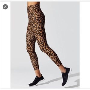 BEACH RIOT leopard Piper leggings